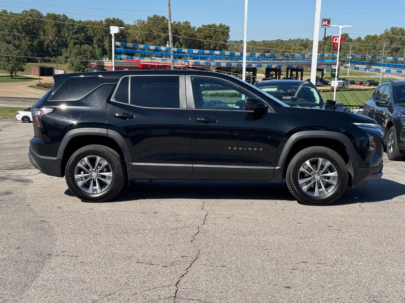 Chevrolet Equinox Vehicle Full-screen Gallery Image 20