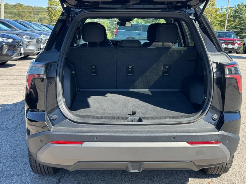 Chevrolet Equinox Vehicle Full-screen Gallery Image 23