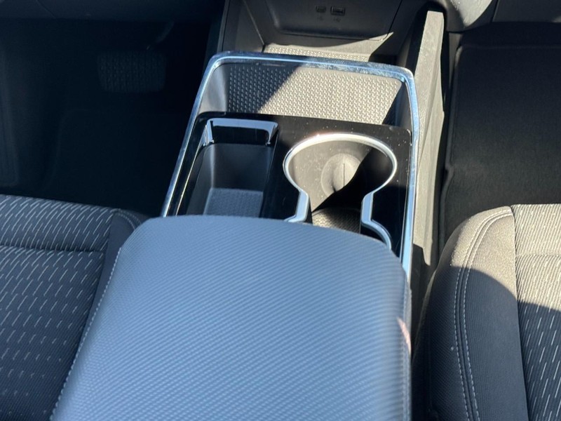 Chevrolet Equinox Vehicle Full-screen Gallery Image 32