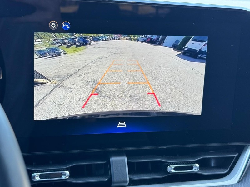 Chevrolet Equinox Vehicle Full-screen Gallery Image 37