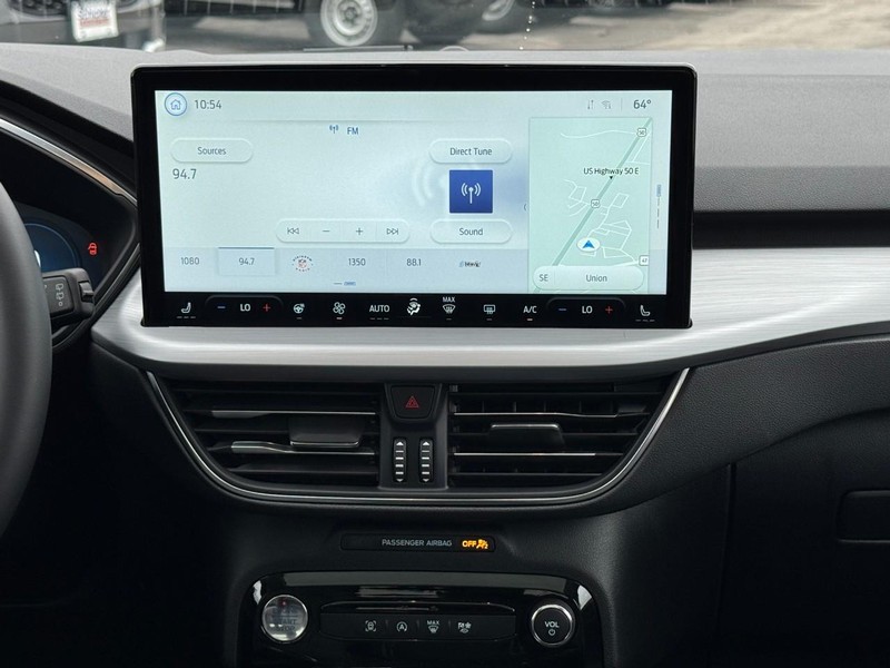 Ford Escape Vehicle Full-screen Gallery Image 13