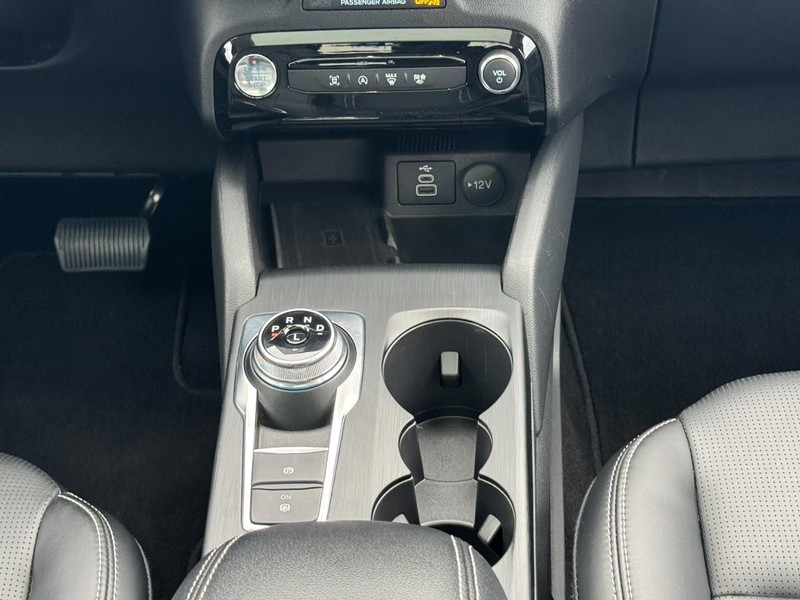Ford Escape Vehicle Full-screen Gallery Image 14