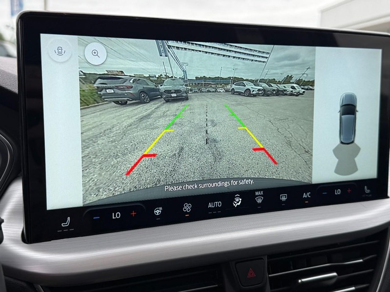 Ford Escape Vehicle Full-screen Gallery Image 24