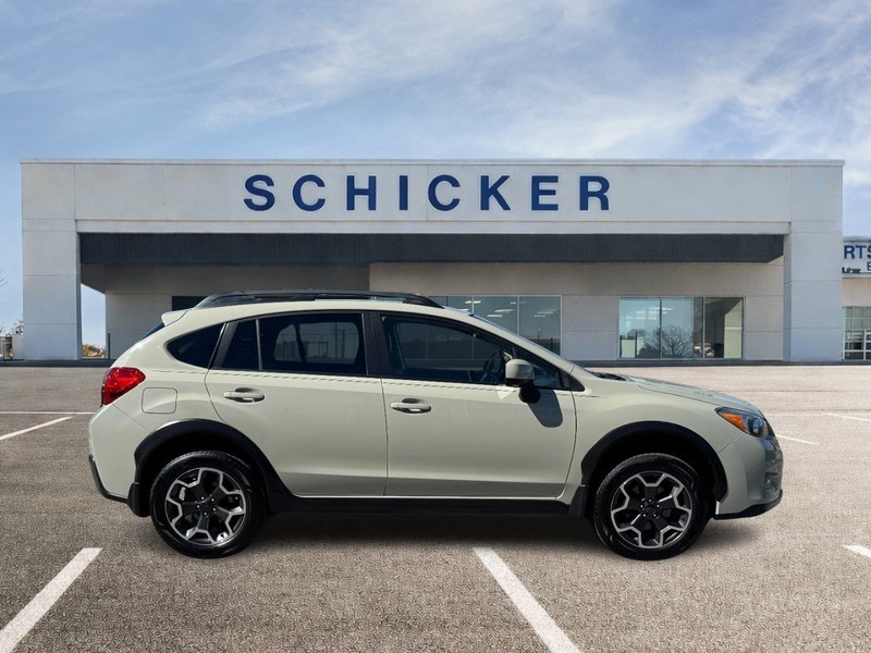 Subaru XV Crosstrek Vehicle Full-screen Gallery Image 02