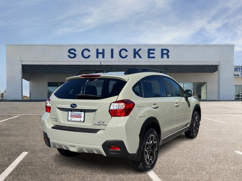Subaru XV Crosstrek Vehicle Full-screen Gallery Image 03