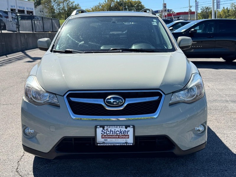 Subaru XV Crosstrek Vehicle Full-screen Gallery Image 09