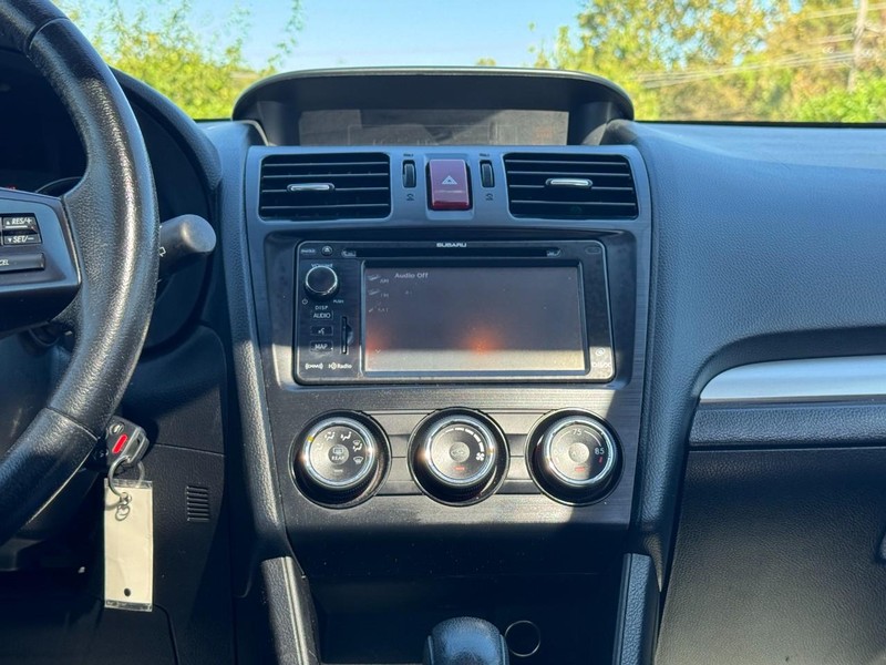 Subaru XV Crosstrek Vehicle Full-screen Gallery Image 14