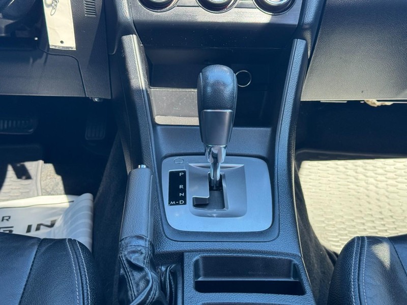 Subaru XV Crosstrek Vehicle Full-screen Gallery Image 15
