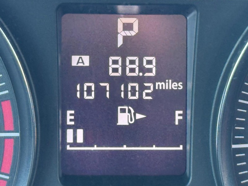 Subaru XV Crosstrek Vehicle Full-screen Gallery Image 19