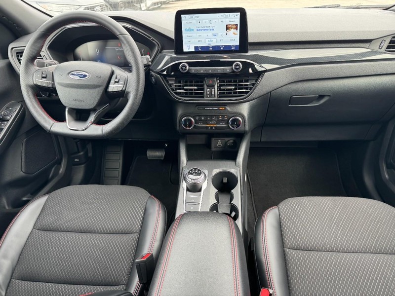Ford Escape Vehicle Full-screen Gallery Image 11