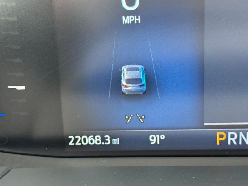 Ford Escape Vehicle Full-screen Gallery Image 18