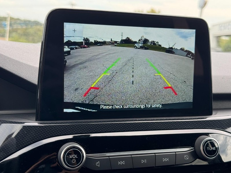 Ford Escape Vehicle Full-screen Gallery Image 21