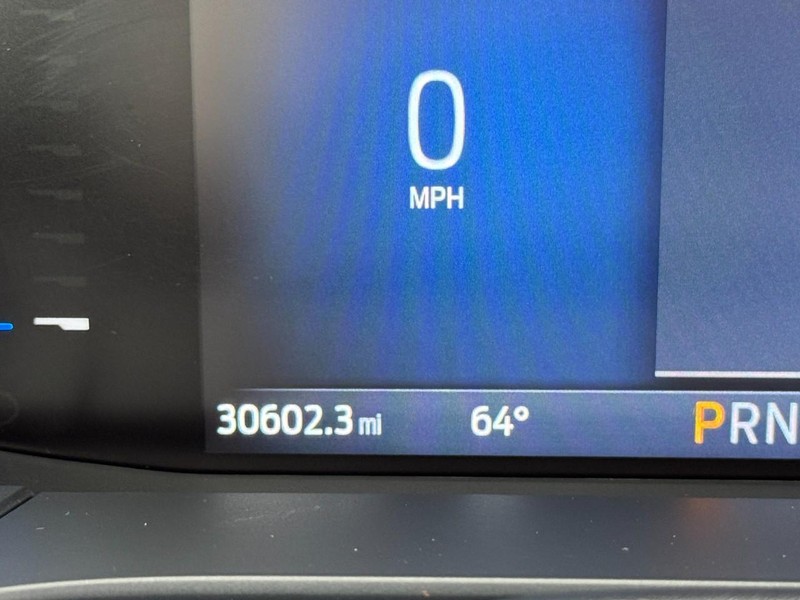 Ford Escape Vehicle Full-screen Gallery Image 18