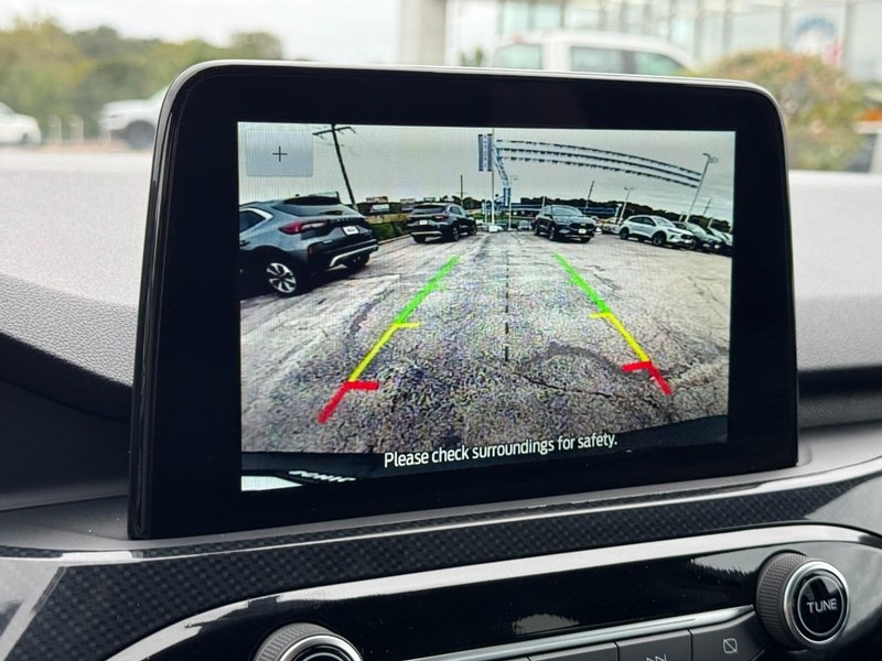 Ford Escape Vehicle Full-screen Gallery Image 21