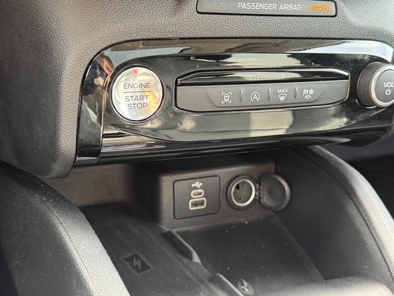 Ford Escape Vehicle Full-screen Gallery Image 21