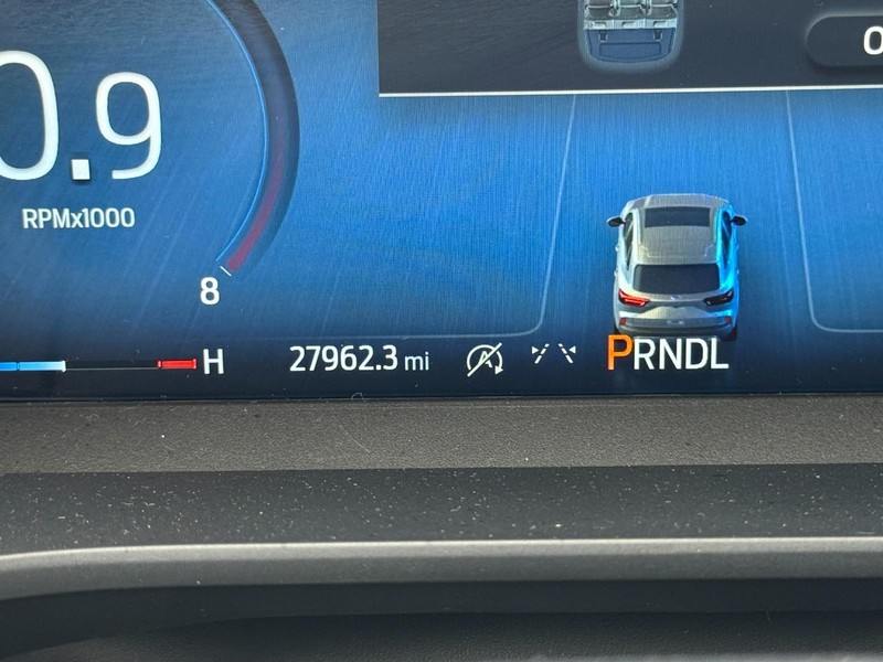 Ford Escape Vehicle Full-screen Gallery Image 19