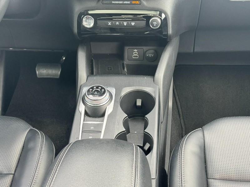 Ford Escape Vehicle Full-screen Gallery Image 14