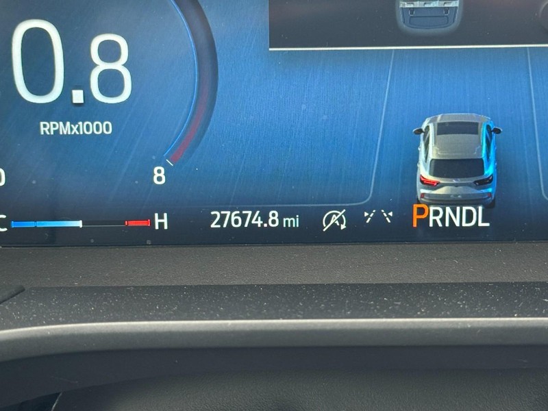 Ford Escape Vehicle Full-screen Gallery Image 19