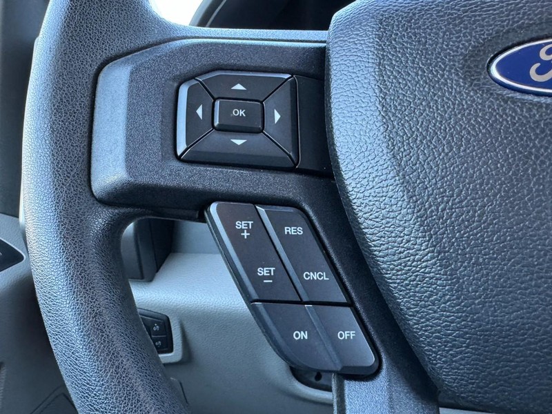 Ford F-150 Vehicle Full-screen Gallery Image 16