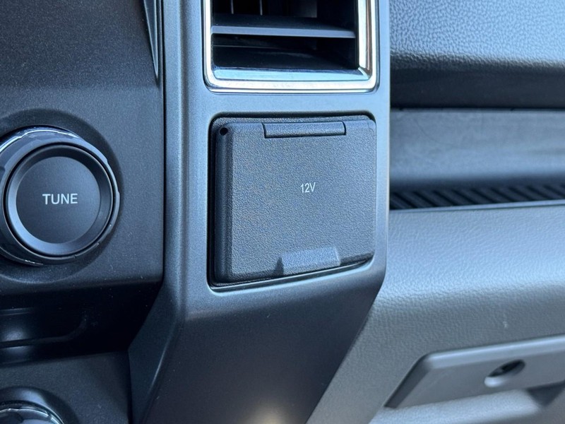 Ford F-150 Vehicle Full-screen Gallery Image 20