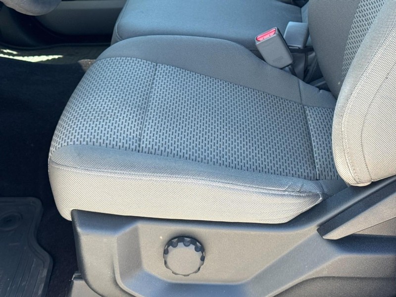 Ford F-150 Vehicle Full-screen Gallery Image 22