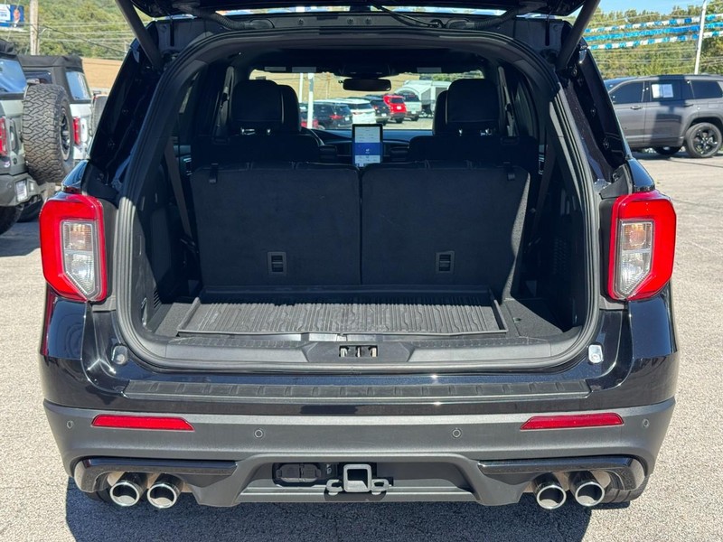 Ford Explorer Vehicle Full-screen Gallery Image 05