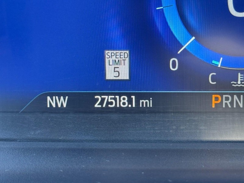 Ford Explorer Vehicle Full-screen Gallery Image 20