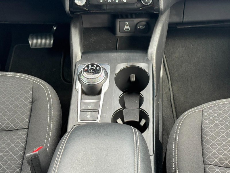 Ford Escape Vehicle Full-screen Gallery Image 14