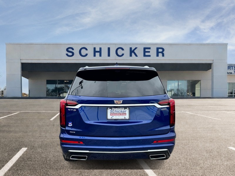Cadillac XT6 Vehicle Full-screen Gallery Image 04