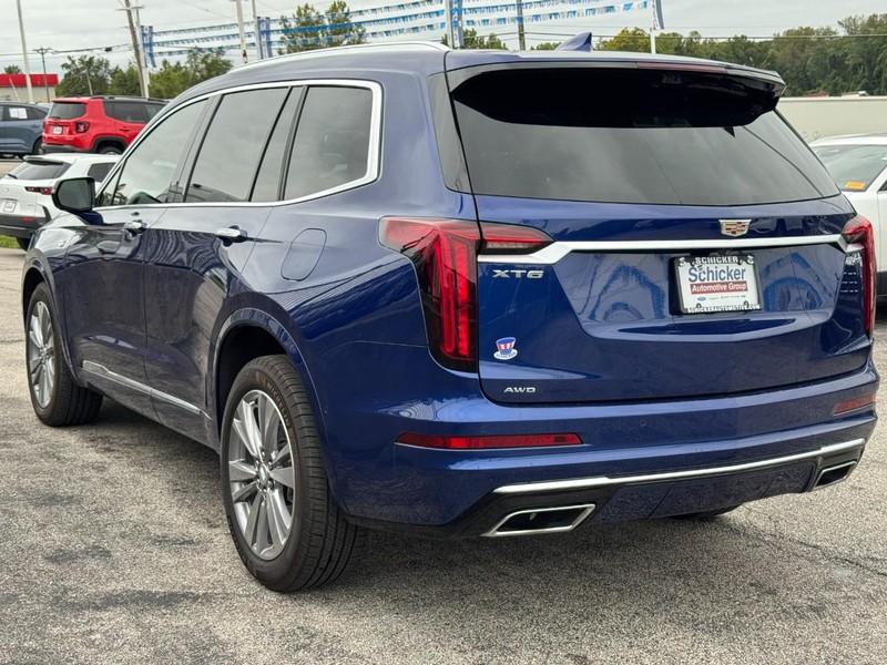 Cadillac XT6 Vehicle Full-screen Gallery Image 06
