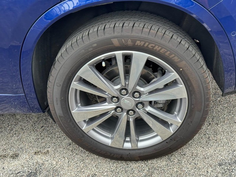 Cadillac XT6 Vehicle Full-screen Gallery Image 07