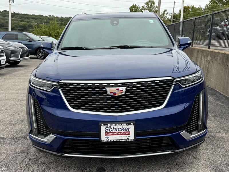 Cadillac XT6 Vehicle Full-screen Gallery Image 09