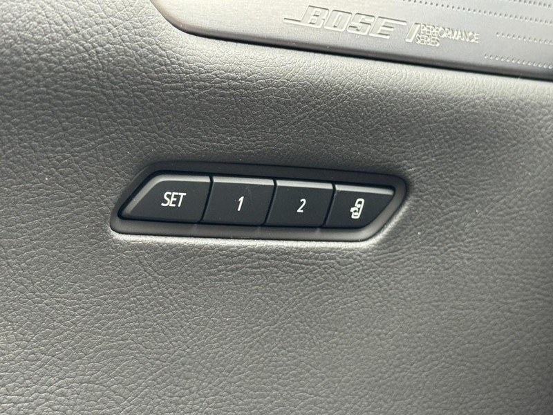 Cadillac XT6 Vehicle Full-screen Gallery Image 16