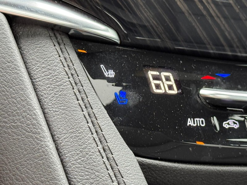 Cadillac XT6 Vehicle Full-screen Gallery Image 21