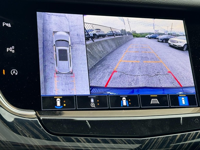 Cadillac XT6 Vehicle Full-screen Gallery Image 23