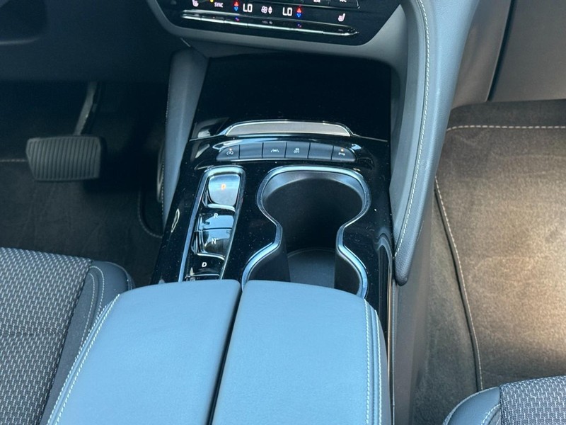 Buick Envision Vehicle Full-screen Gallery Image 14
