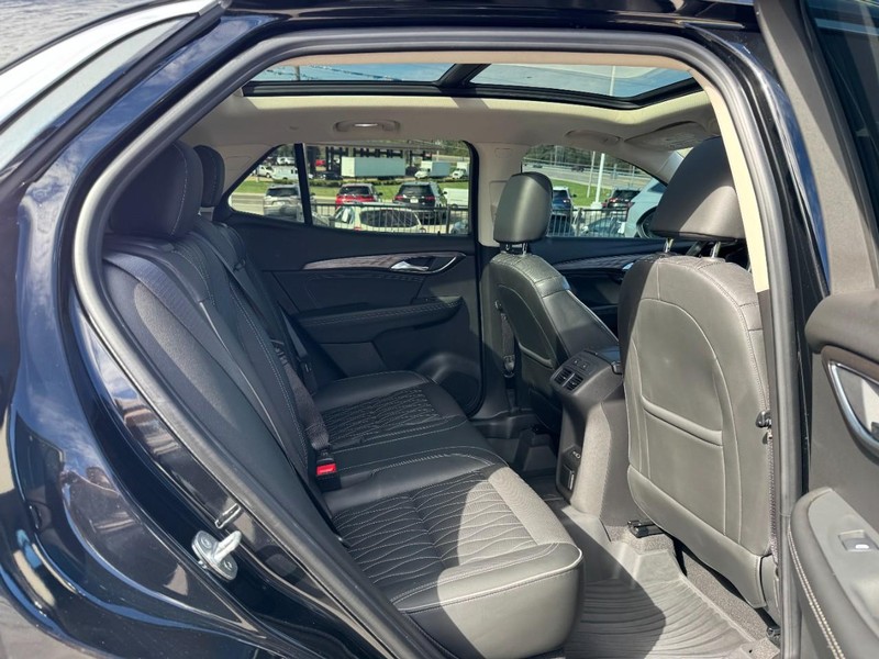 Buick Envision Vehicle Full-screen Gallery Image 10