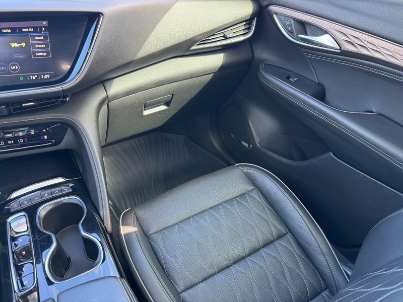 Buick Envision Vehicle Full-screen Gallery Image 15