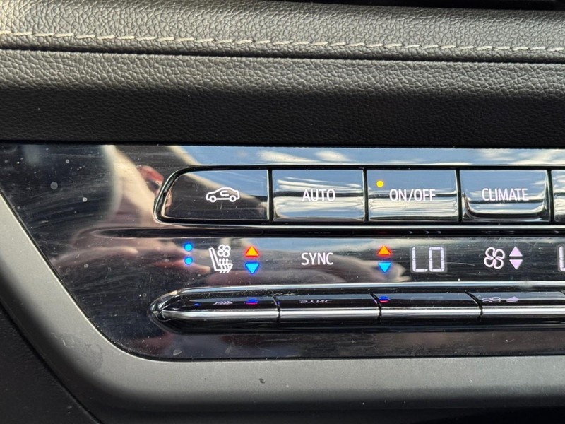 Buick Envision Vehicle Full-screen Gallery Image 21