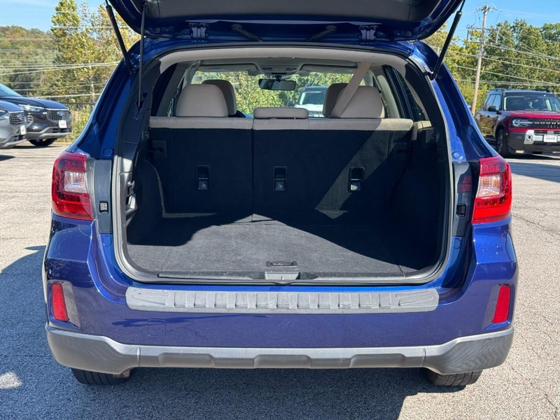 Subaru Outback Vehicle Full-screen Gallery Image 05