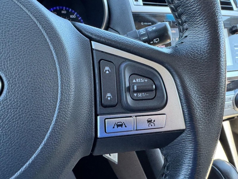 Subaru Outback Vehicle Full-screen Gallery Image 17