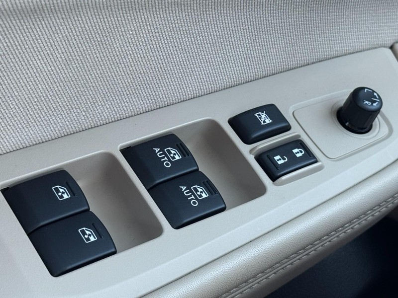 Subaru Outback Vehicle Full-screen Gallery Image 22