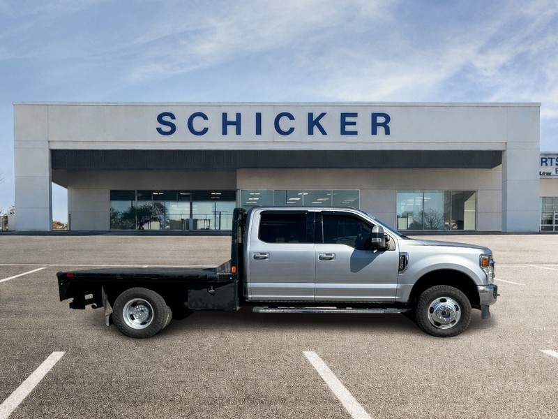 Ford Super Duty F-350 DRW Vehicle Full-screen Gallery Image 02