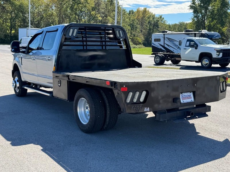 Ford Super Duty F-350 DRW Vehicle Full-screen Gallery Image 05