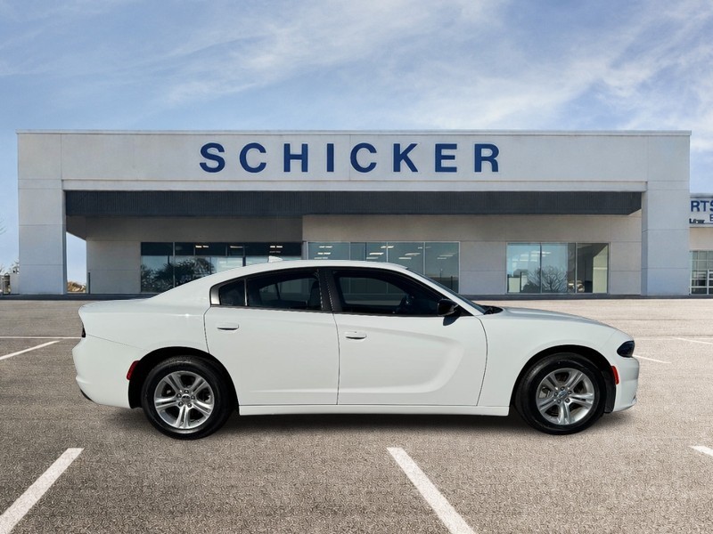 Dodge Charger Vehicle Full-screen Gallery Image 02