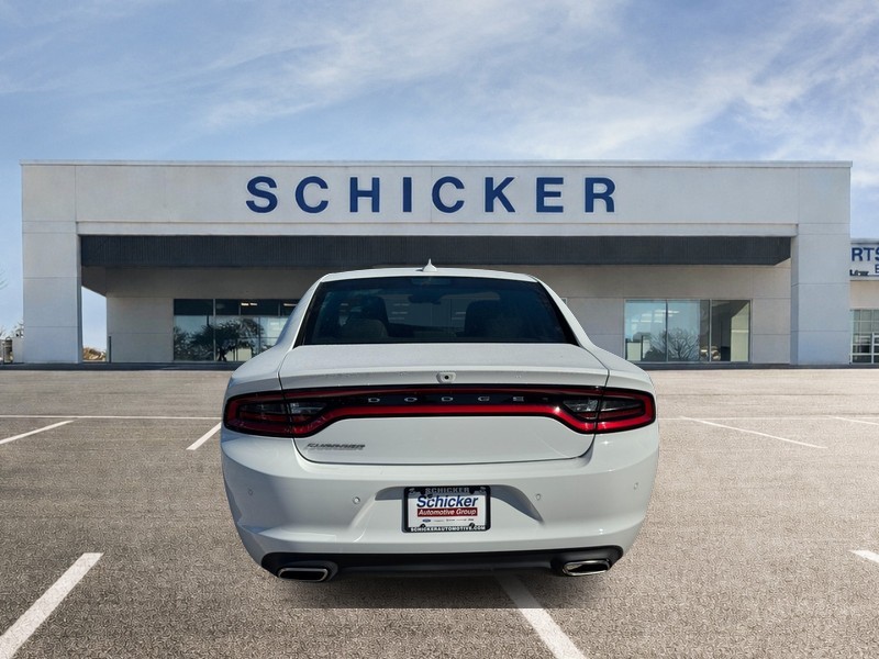 Dodge Charger Vehicle Full-screen Gallery Image 04