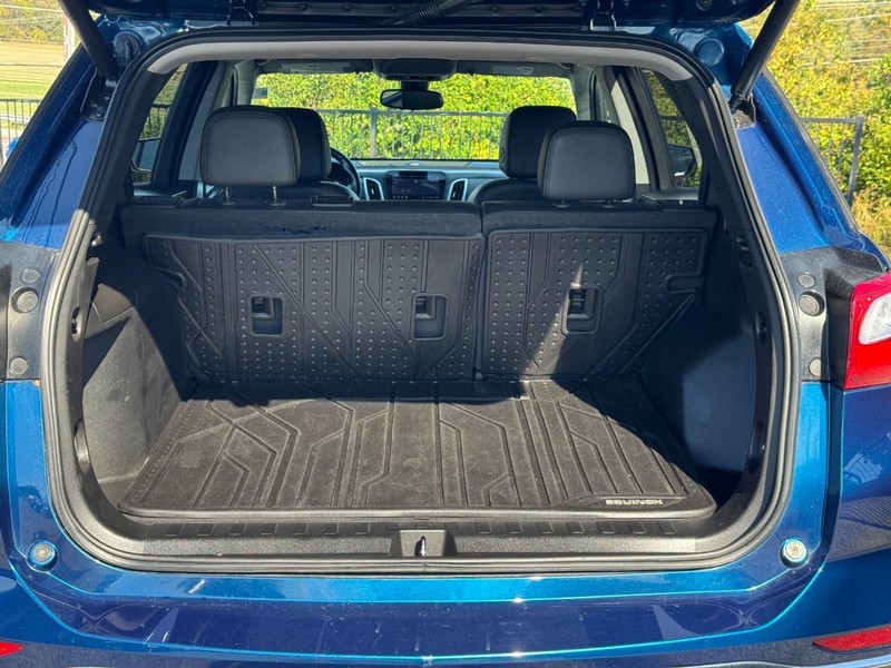 Chevrolet Equinox Vehicle Full-screen Gallery Image 05