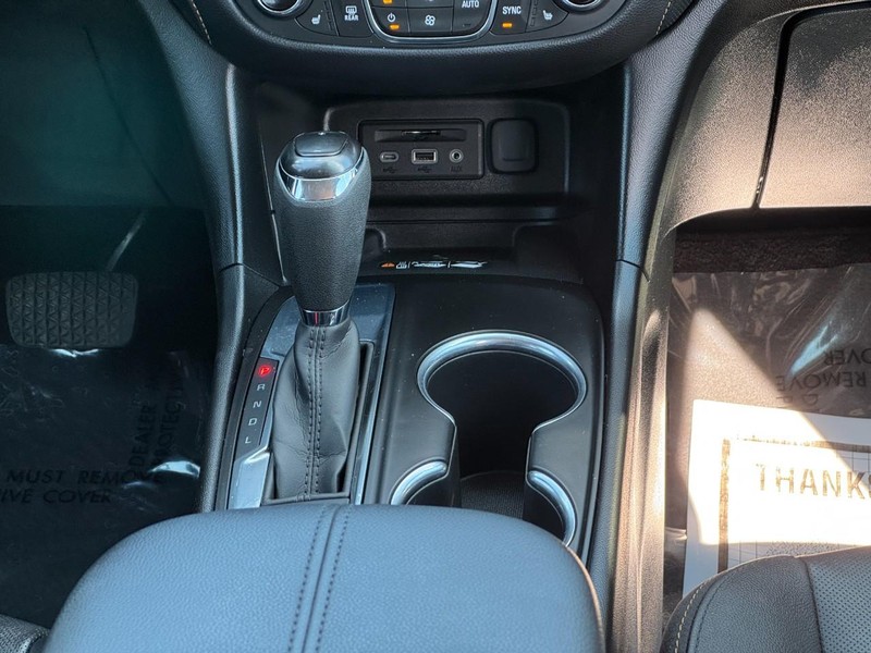 Chevrolet Equinox Vehicle Full-screen Gallery Image 14