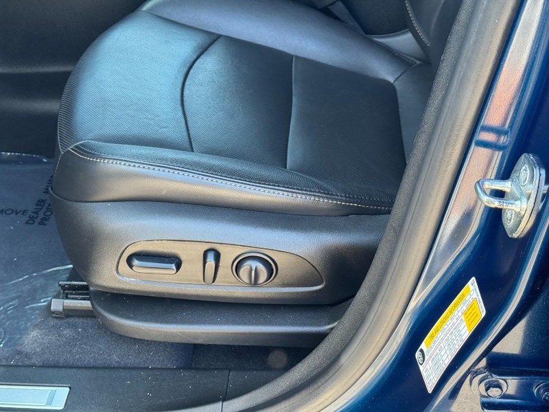 Chevrolet Equinox Vehicle Full-screen Gallery Image 16
