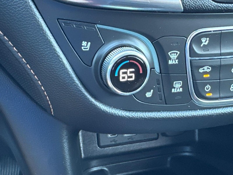 Chevrolet Equinox Vehicle Full-screen Gallery Image 21